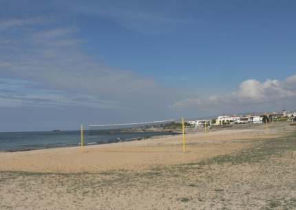 Площадки для пляжного волейбола на муниципальном пляже Пафоса